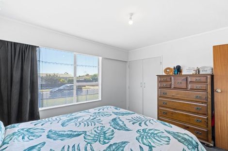 Photo of property in 33 Solway Street, Levin, 5510