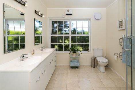 Photo of property in 40 Clovelly Road, Bucklands Beach, Auckland, 2012