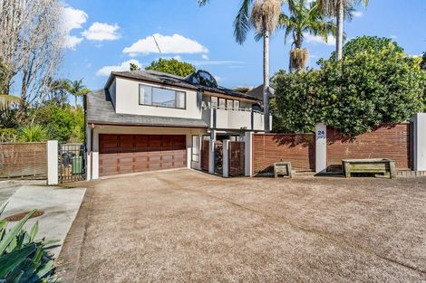 Photo of property in 2/24 Heathcote Road, Castor Bay, Auckland, 0620