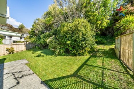 Photo of property in 1 Mcmanaway Grove, Stokes Valley, Lower Hutt, 5019