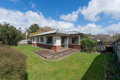 Photo of property in 77 Lyndhurst Street, Takaro, Palmerston North, 4412