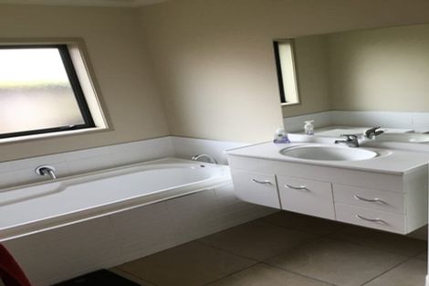 Photo of property in 17 Watkins Road, Cambridge, 3434