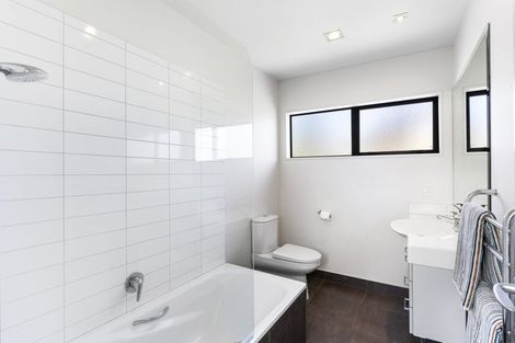 Photo of property in 43 Kenmure Avenue, Forrest Hill, Auckland, 0620