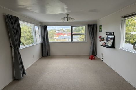 Photo of property in 32 Diana Drive, Glenfield, Auckland, 0627