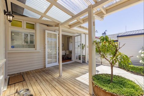 Photo of property in 10 Argyle Avenue, Takaro, Palmerston North, 4410