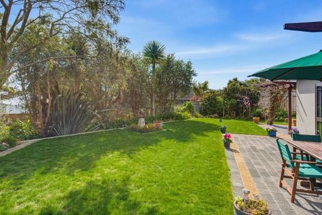 Photo of property in 16 Rifleman Lane, Paraparaumu Beach, Paraparaumu, 5032