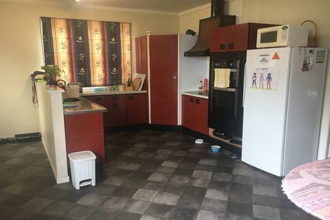 Photo of property in 1410 Devon Road, Brixton, Waitara, 4382