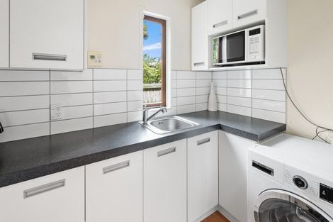 Photo of property in 6 Sandwich Road, Beckenham, Christchurch, 8023