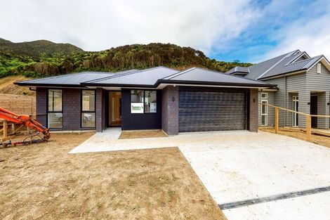 Photo of property in 122 Silverstream Road, Crofton Downs, Wellington, 6035