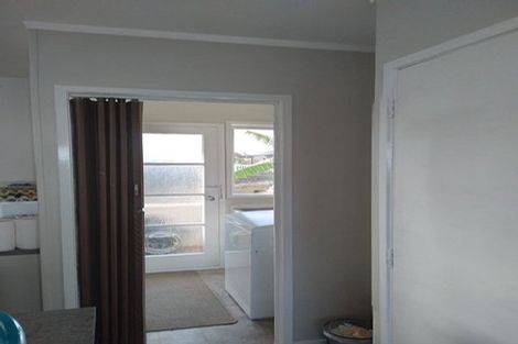 Photo of property in 2/25 Tanoa Place, Glendene, Auckland, 0602