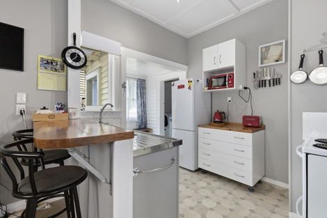 Photo of property in 19 Carlyle Street, Te Aroha, 3320