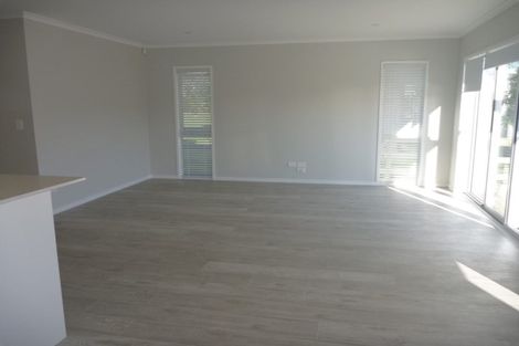 Photo of property in 120 Matua Road, Huapai, Kumeu, 0810