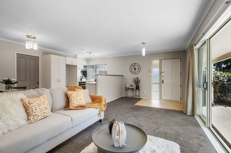 Photo of property in 5 Westvale Avenue, Ranui, Auckland, 0612