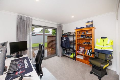 Photo of property in 27 Titoki Street, Palmerston North, 4414
