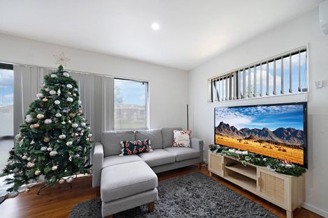 Photo of property in 4a Karepo Crescent, Ranui, Auckland, 0612