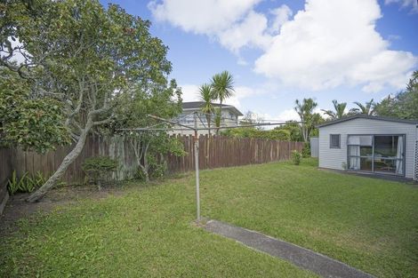Photo of property in 22 Chelsea View Drive, Chatswood, Auckland, 0626