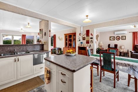 Photo of property in 16 Hunter Street, Hawera, 4610