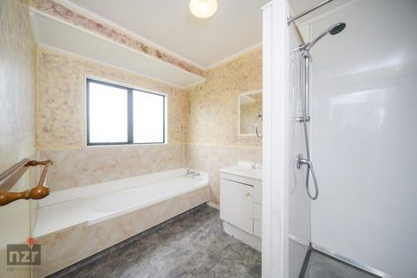 Photo of property in 146 Hillcrest Drive, Kelvin Grove, Palmerston North, 4414