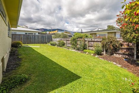 Photo of property in 2/7 Lichfield Street, Stoke, Nelson, 7011