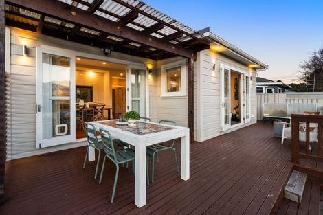 Photo of property in 18 Campbell Street, Karori, Wellington, 6012