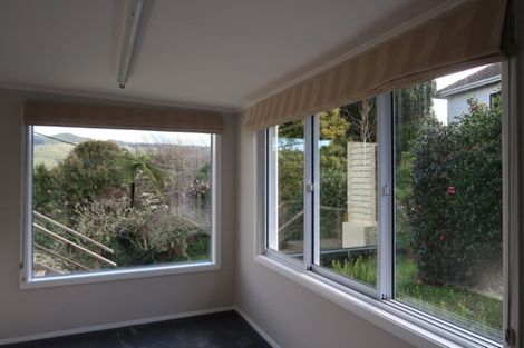 Photo of property in 18 Tawa Terrace, Tawa, Wellington, 5028