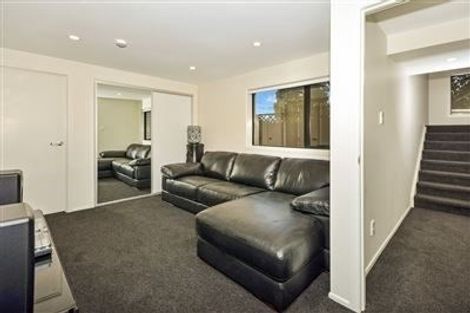 Photo of property in 2/51 Knightsbridge Drive, Forrest Hill, Auckland, 0620