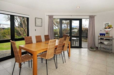 Photo of property in 4 Flaxmere Street, Waikanae Beach, Waikanae, 5036