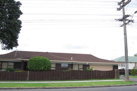 Photo of property in 39 Flanshaw Road, Te Atatu South, Auckland, 0610