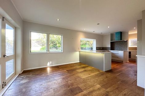 Photo of property in 38 Wyoming Avenue, Murrays Bay, Auckland, 0630