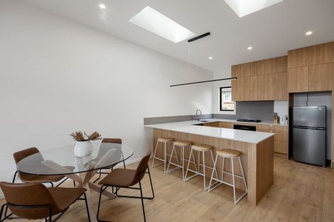 Photo of property in 2/7 Tarbett Road, Hillcrest, Hamilton, 3216