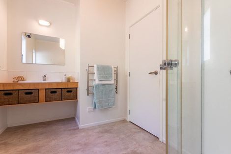 Photo of property in 24 Queens Road, Waikanae Beach, Waikanae, 5036