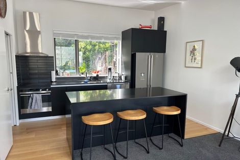 Photo of property in 1c Wilkinson Street, Oriental Bay, Wellington, 6011