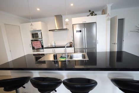 Photo of property in 35 Rochfort Crescent, Pyes Pa, Tauranga, 3112