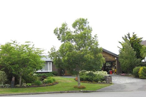 Photo of property in 31 Millcroft Place, Parklands, Christchurch, 8083