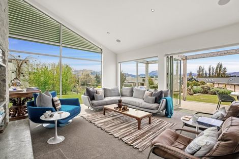 Photo of property in 14 Sunrise Bay Drive, Wanaka, 9305