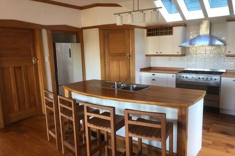 Photo of property in 18 Raroa Road, Kelburn, Wellington, 6012