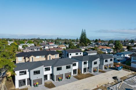 Photo of property in 8e Kent Road, Manurewa, Auckland, 2102