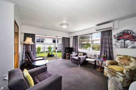 Photo of property in 4/29 Clemow Road, Fitzroy, New Plymouth, 4312