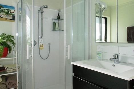 Photo of property in 30 Guadeloupe Crescent, Grenada Village, Wellington, 6037