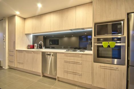 Photo of property in The Beeches Apartments, 13/60 Hallenstein Street, Queenstown, 9300