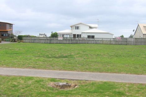 Photo of property in 126 Puka Crescent, Matarangi, Whitianga, 3592