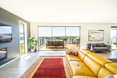 Photo of property in 32 Oyster Place, Omokoroa, 3114