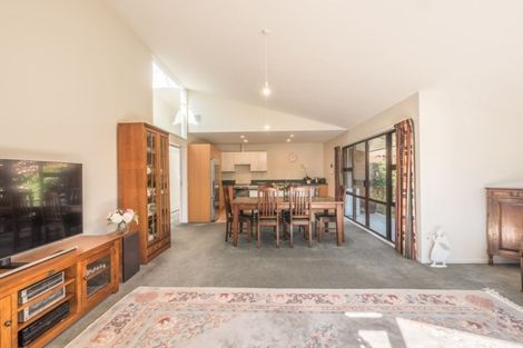 Photo of property in 32a Farquhars Road, Redwood, Christchurch, 8051