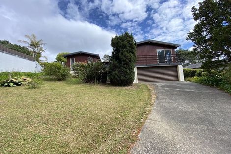 Photo of property in 2/13 Saddleback Rise, Murrays Bay, Auckland, 0630