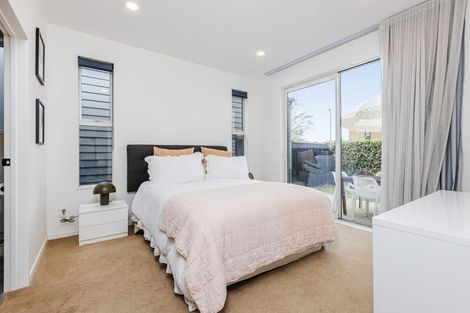 Photo of property in 16 Swamp Kauri Grove, Papakura, 2110