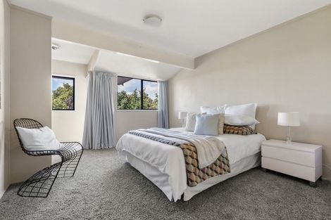 Photo of property in 203 Chelsea View Drive, Chatswood, Auckland, 0626