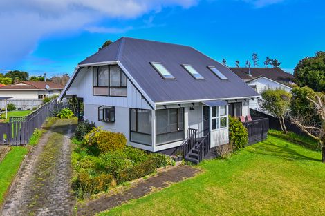 Photo of property in 8 Pinehurst Place, Wattle Downs, Auckland, 2103