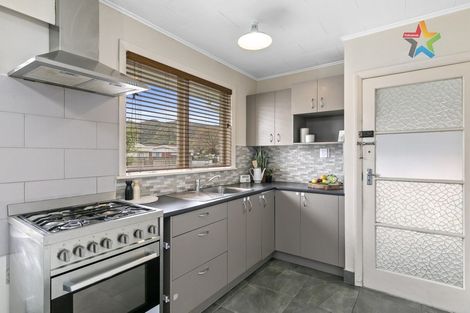 Photo of property in 35 Percy Cameron Street, Avalon, Lower Hutt, 5011