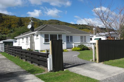 Photo of property in 63 Peel Place, Wainuiomata, Lower Hutt, 5014