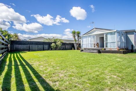 Photo of property in 13 Rutherford Drive, Waikanae Beach, Waikanae, 5036